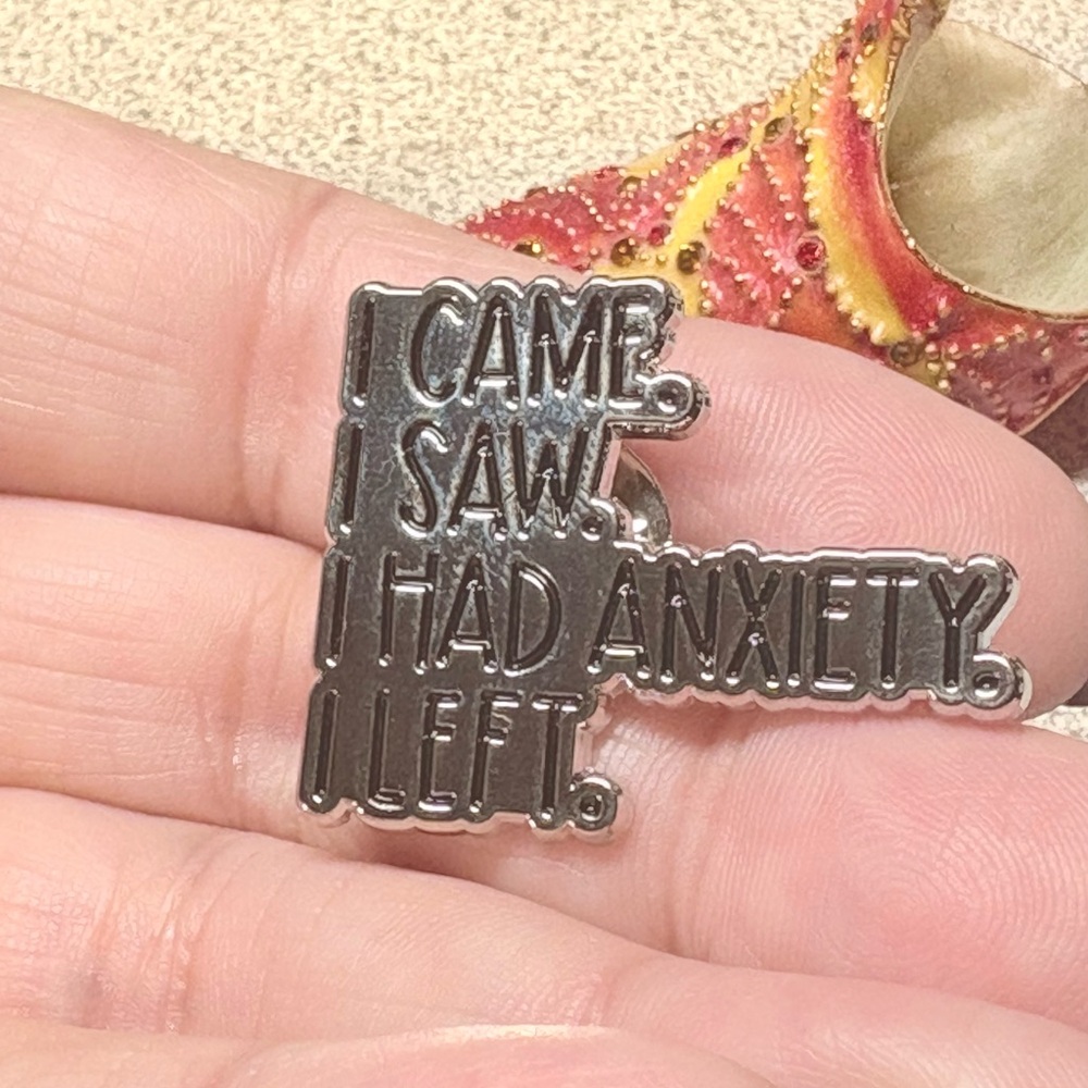 ⭐️🎁 self love motivational pin-enamel and bright pin/anxiety